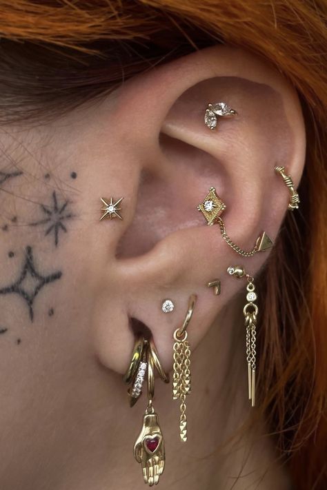 Piercing Inspiration, Cool Ear Piercings, Pretty Ear Piercings, Cool Piercings, Cute Ear Piercings, Ear Style, Star Cluster, Body Jewelry Piercing, Dope Jewelry