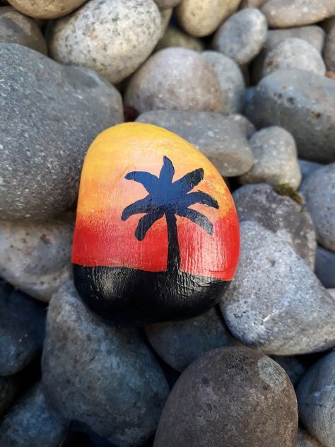 Palm tree and sunset painted rock | Etsy Decorate Rocks, Mother Painting, Rock Painting Tutorial, Mandala Rock Art, Seashell Painting, Painted Rocks Kids, Painted Rocks Craft, Painted Rocks Diy, Painted Shells