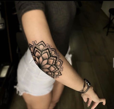 Small Aesthetic Tattoos, Aesthetic Tattoos, Tattoos For Women Half Sleeve, Elbow Tattoos, Mandala Tattoo Design, Knee Tattoo, Aesthetic Tattoo, Time Tattoos, Sleeve Tattoos For Women