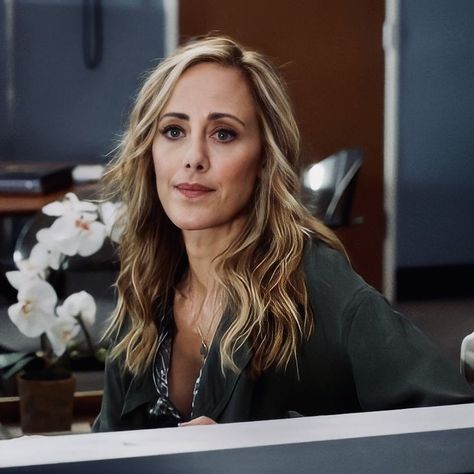 Teddy Altman, Kim Raver, Dance It Out, Tv Characters, Grey's Anatomy, Greys Anatomy, Harry Styles, Anatomy, Long Hair Styles