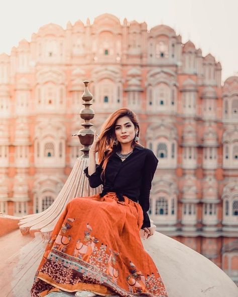 #NagamaMirjakar #SocialMediaGirls Jaipur Outfits Ideas Winter, Jaipur Poses, Rajasthan Outfit Ideas, Jaipur Photoshoot, Rajasthan Trip, Travel Poses, Modern Feminine Style, Indian Dress Up, Designer Bridal Lehenga Choli