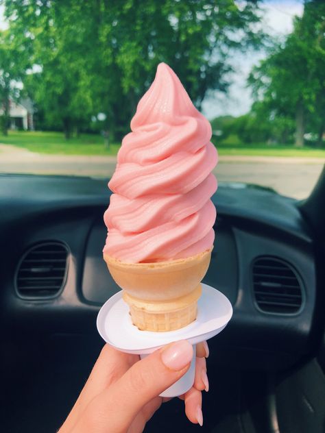 strawberry soft-serve // kinsey reese Strawberry Soft Serve, Yummy Aesthetic, Ice Cream Pink, Pretty Dessert, Soft Serve Ice Cream, Strawberry Ice Cream, Cute Desserts, Soft Serve, I Want To Eat