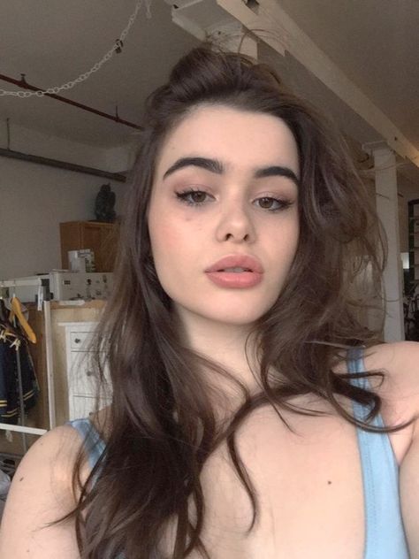 barbie ferreira Barbara Ferreira, Barbie Ferreira, Zoella, Girl Crushes, Woman Crush, Girls In Love, Dark Hair, Pretty Face, Pretty Woman