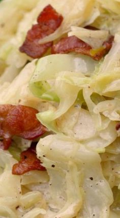 Keto Cabbage Recipe, Low Carb Veggie, Cabbage With Bacon, Creamed Cabbage, Bacon Fried Cabbage, Cabbage And Bacon, Fried Cabbage, Roast Pork, Comfort Food Southern