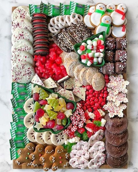 50+ Best Party Recipes: Food for New Years Party Candy Charcuterie, Cute Halloween Decorations, Charcuterie Boards, Christmas Candy, Charcuterie Board, Cute Halloween, Christmas Cookies, Christmas Decor Diy, Christmas Party