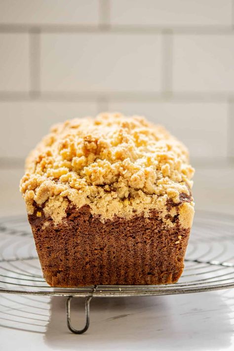 Sourdough Pumpkin Bread with Streusel Topping - Home Grown Happiness Sourdough Pumpkin Spice Bread, Sourdough Pumpkin Coffee Cake, Sour Dough Pumpkin Bread, Sourdough Pumpkin Bread Recipe, Sourdough Fall Recipes, Sourdough Pumpkin Recipes, Fall Sourdough Recipes, Pumpkin Sourdough Bread, Sourdough Quick Bread