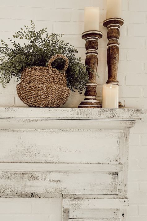 Mantel Makeover, Fireplace Decor Ideas, Spring Mantle Decor, Rustic Mantle, Farmhouse Mantle Decor, Farmhouse Fireplace Decor, Farmhouse Mantle, Antique Fireplace Mantels, Spring Mantle