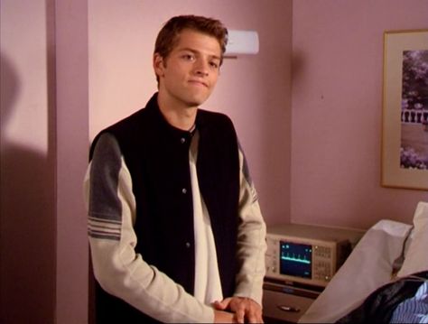 Misha Collins in Charmed 2.07. I remember rewatching this episode after I started on Supernatural, and just being like O.o Misha Collins Charmed, Young Misha Collins, Charmed Tv Show, Charmed Tv, The Collective, Supernatural Fandom, Misha Collins, Jared Padalecki, Norman Reedus