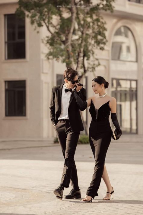 Elegant Photoshoot Ideas Classy Couples, Styled Photoshoot Ideas Couples, Mafia Wedding Photoshoot, Couple Photoshoot Themes, Vintage Prenup Shoot, Elegant Couple Poses, Mafia Couple Photoshoot, Engagement Photos Outfits Classy, All Black Couples Photoshoot