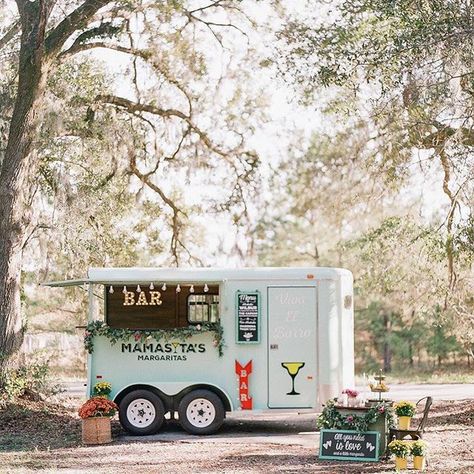 Put a little fiesta into your wedding with the frosty drinks served up by @mamasitasmargaritas! Read more about the team and their wonder donkey, Wilbur, on the blog today >> bit.ly/mamacitas-margaritas Margarita Truck, Bridal Shower Drinks, Drink Stations, Wedding Drink Station, Outdoor Bridal Showers, Palmetto State, Drink Station, Wedding Scene, Wedding Drink