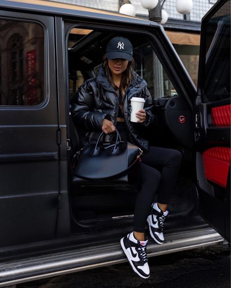 Nike Sneakers Outfit Street Styles, Outfit Con Dunk, How To Style Nike Dunks, Outfits Con Tenis Nike, Dunk Panda Outfit, Nike Dunk High Outfit, Dunk High Outfit, Nike Dunk Outfit, Dunks Outfits