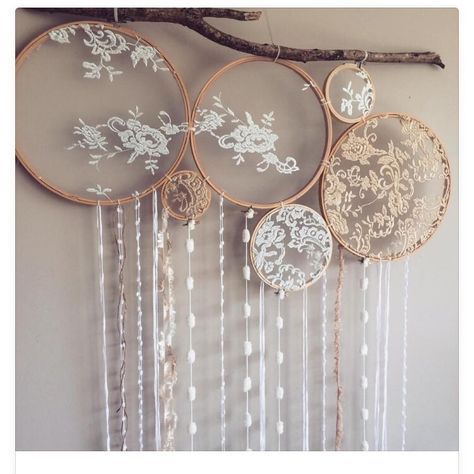 42+ Super Ideas for crochet doilies dreamcatcher diy dream catcher Fellowship Hall, Doily Dream Catchers, Atrapasueños Diy, Lace Dream Catchers, Doily Art, Women's Conference, Diy Tumblr, Decoration Shabby, Fabulous Diy