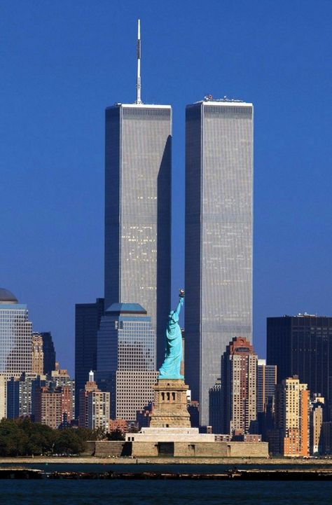 Iconic Photographs, The Twin Towers, The Statue Of Liberty, Trade Centre, Twin Towers, City That Never Sleeps, Trade Center, World Trade, World Trade Center