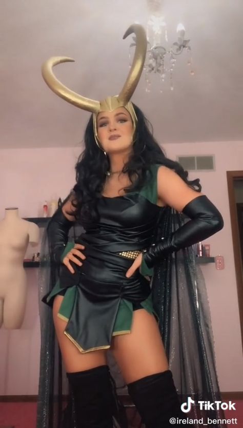 Thor Halloween Costume, Loki Halloween Costume, Loki Dress, Lady Loki Cosplay, Marvel Halloween Costumes, Comic Dress, Loki Costume, Horror Halloween Costumes, Loki Cosplay