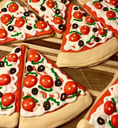 Pizza Slice Cookies Decorated, Pizza Cookies Decorated, Pizza Sugar Cookies, From Scratch Cookies, Decorated Food, Sugar Cookie Pizza, Pizza Cookie, Pizza Cookies, Cookies Decorated With Royal Icing