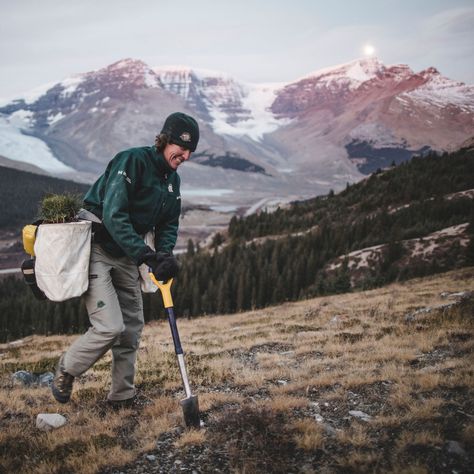 Ecologist Aesthetic, Outdoor Jobs, Us Forest Service, Environmental Scientist, Wildlife Biologist, Getting Outside, Urban Farmer, Best Nature, In The Zoo