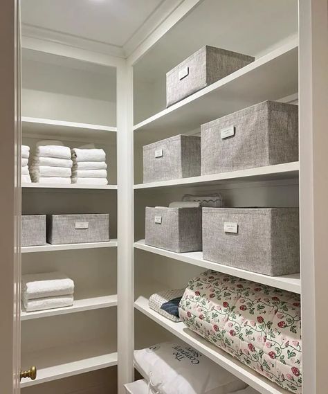 27 Linen Closet Organization Ideas to Transform Your Space in 2024 - placeideal.com Linen Closet Design Ideas, Linen Closet Shelving Ideas, Small Storage Room Ideas, Diy Linen Closet, Linen Closet Organization Hallway, Linen Closet Organization Ideas, Linen Closet Design, Linen Closet Shelves, Bathroom Linen Closet