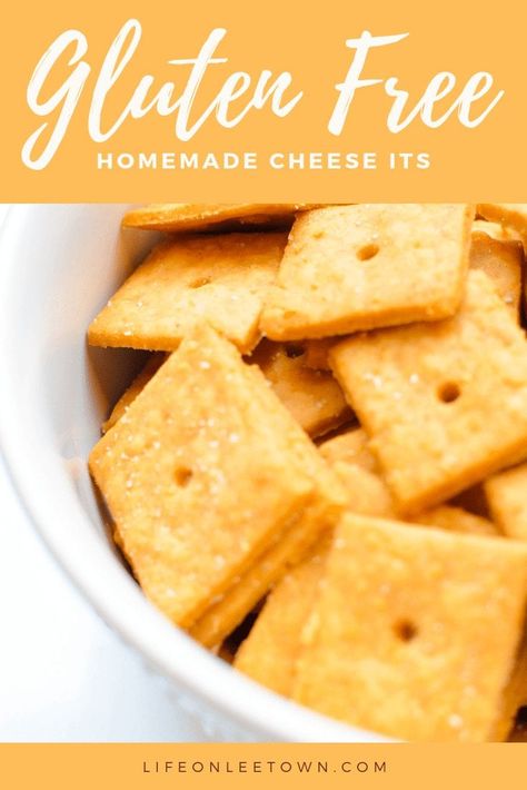 Gluten Free Cheez Its, Gluten Free Cheese Crackers, Raclette Originale, Galette Des Rois Recipe, Parmesan Crackers, Homemade Crackers Recipe, Butter Crackers, Gluten Free Crackers, Homemade Crackers