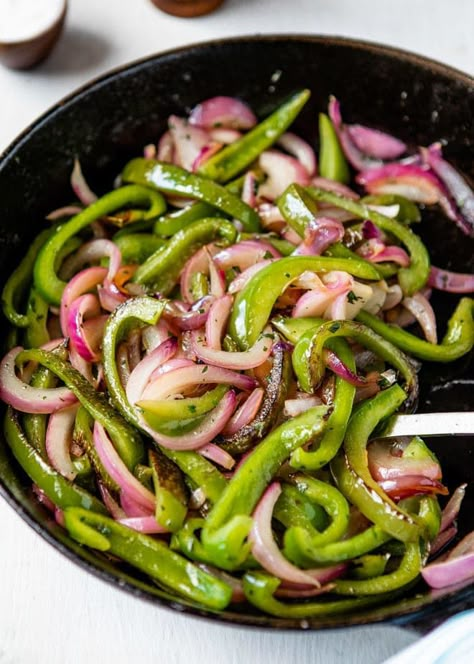 An easy recipe for grilled Fajita Veggies, just like they make at the Chipotle restaurant. Colorful, tender-crisp, and healthy, these grilled veggies are ready in minutes. And you can add in your other favorite vegetables, too! Chipotle Restaurant, Fajita Veggies, Chipotle Copycat Recipes, Grilled Peppers And Onions, Chipotle Copycat, Chipotle Recipes, Chipotle Burrito, Copycat Chipotle, Meatless Dinners