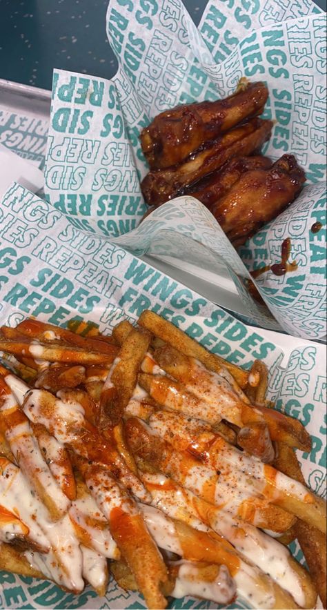 Voodoo Fries Wingstop, Wingstop Order Ideas, Hot Wings And Fries, Wingstop Aesthetic, Chicken Fried Chicken, Fries Chicken, American Fast Food, American Foods, Fast Food Places