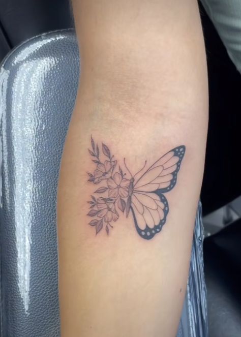 Tattoo Ideas For Going Through A Lot, Dainty Upper Arm Tattoo, Small Fore Arm Tattoos For Women, Cute Small Arm Tattoos For Women, Butterfly Date Tattoo, Butterfly Tattoo Inner Arm, Tattoo Ideas Butterfly Arm, Inner Upper Arm Tattoos For Women, Tattoos On Back Of Arm