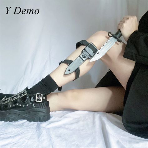 Techwear Harness, Cybergoth Outfits, Techwear Accessories, Techwear Women, Black Techwear, Casual Sporty Outfits, Harness Fashion, Medieval Belt, Leg Harness