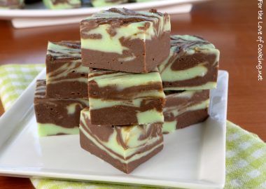 Christmas | For the Love of Cooking - Part 5 Mint Fudge Recipe, Mint Chocolate Fudge, Mint Fudge, Fudge Easy, Mint Chocolate Chips, Milk Chocolate Chips, Cooking Ingredients, Fudge Recipes, Chocolate Fudge