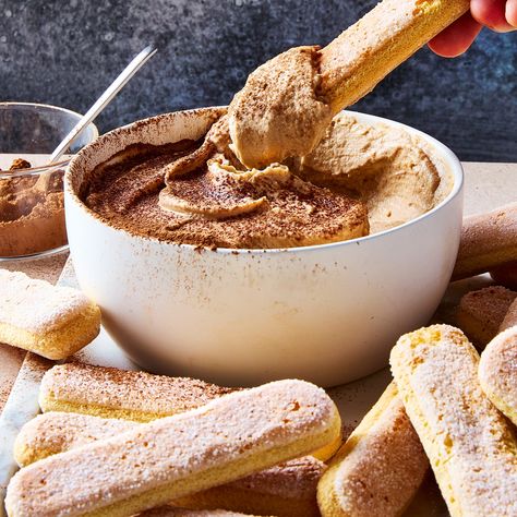 Delish Tiramisu Dip Easy, Tiramisu Dip Recipes, Tiramisu Poppers, Tiramisu Dip, Dips Dessert, Shooters Recipes, Dessert Shooters Recipes, Perfect Roast Beef, Fall Appetizers Easy