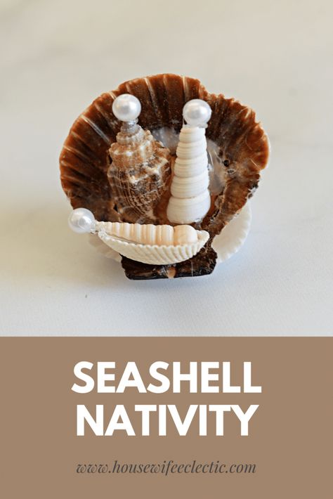 Housewife Eclectic: I have collected Nativity sets ever since I was a little girl. Friends and family have brought them to me from around the world but some of my very favorite sets are the ones that my little girls have made for me. This darling seashell nativity is easy to make from purchased or found shells and is the perfect craft for little ones. Seashell Nativity, Jewelry Seashells, Shell Nativity, Diy Nativity, Easy Christmas Ornaments, Christmas Jokes, Nativity Sets, Pretend Food, Sea Shell Decor