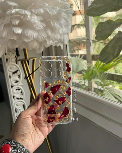 Real rose petals mobile cover 😻🌹📱 #rosepreservation #resinmobilecover #resinmobilecase #trendingmobilecover #rosepetals #driedflowers #driedrosepetals Resin Mobile Cover, Real Rose Petals, Art Mobile, Real Rose, Mobile Cover, Dried Rose Petals, Mobile Covers, Mobile Cases, Phone Covers