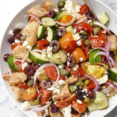 Quick Work Lunch Ideas, Bread Salad Recipe, Greek Tortellini Salad, Tuscan Bread, Greek Bread, Panzanella Salad, Tortellini Salad, Greek Salad Pasta, Greek Pasta