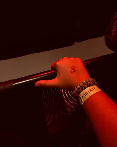 hand on concert barricade Concert Aesthetic Barricade, Concert Barricade Aesthetic, Kpop Concert Barricade, Barricade Concert, Concerts Aestetich, Concert Audience Aesthetic, Inhaler Band, Inhaler Concert, Visual Moodboard