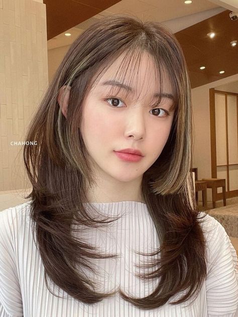 Balayage, Long Layered Hair, Korean Hair Color, Hair Style Korea, Fesyen Rambut, Shot Hair Styles, Haircuts For Medium Hair, Haircuts Straight Hair, Hair Stylist Life