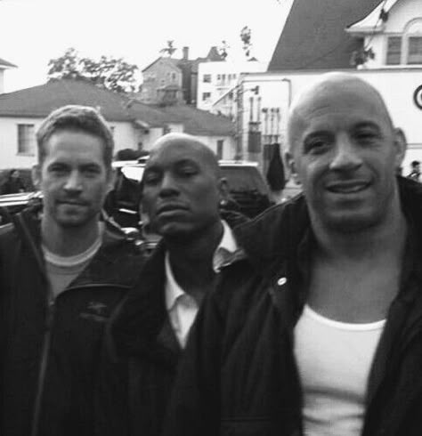 Fast And Furious Cast, Doflamingo Wallpaper, Fast N Furious, Wow Photo, Fast And Furious Actors, Brian O Conner, Dominic Toretto, Paul Walker Pictures, The Fast And The Furious