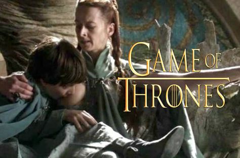 Game of thrones breastfeeding scene. Awkward Moments, Film Books, Lysa Arryn, Game Of Thrones Episodes, Game Of Thrones Tv, Sansa Stark, Plot Twist, Epic Games, A Song Of Ice And Fire