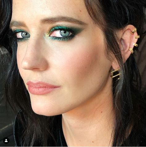 Eva Green Casino Royale, Inspi Makeup, Lisa Eldridge Makeup, Green Eye Makeup, Vanessa Ives, Drawing Women, Magic Makeup, Makeup Looks For Green Eyes, Green News