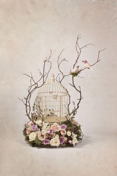 Decorating Chandeliers, Tafel Decor, Bird Cage Decor, Bird Cages, Deco Floral, Ikebana, Bird Cage, Decoration Table, Design Floral