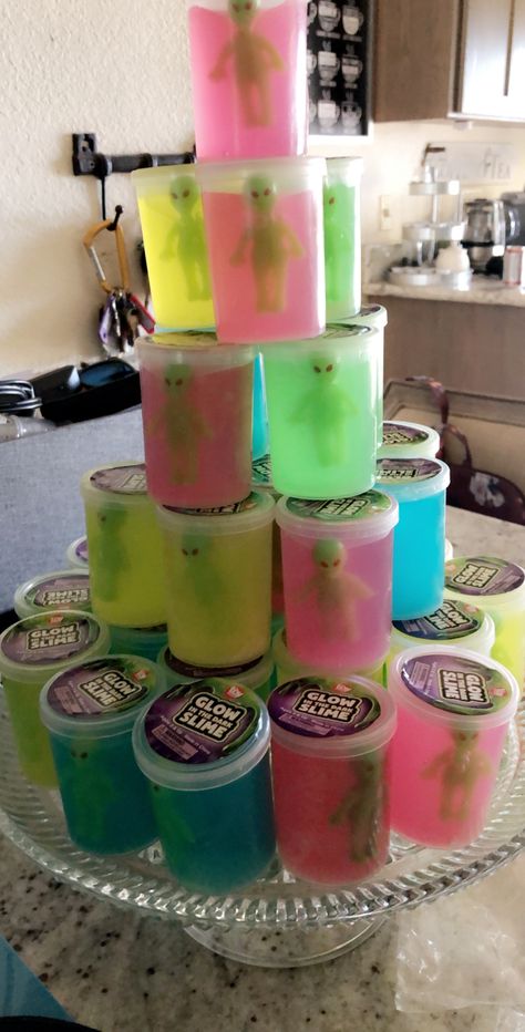 Alien Party Favors, Glow Space Party, Space Alien Birthday Party, Xenomorph Birthday Party, Area 51 Party Ideas, Xfiles Theme Party, Alien Bday Party, Area 51 Birthday Party Ideas, Alien Birthday Party Decoration