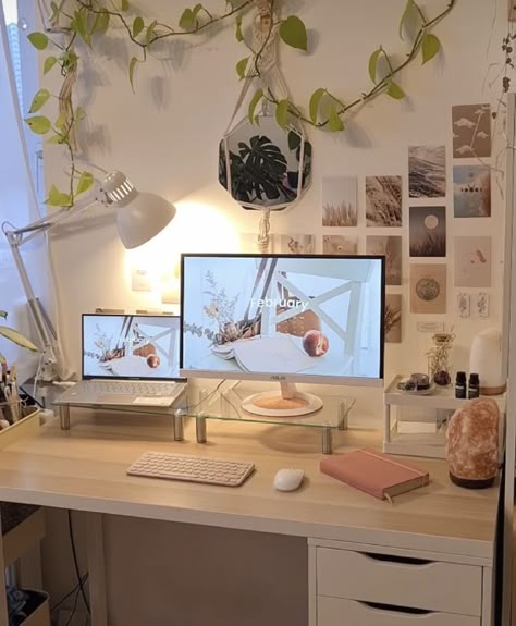 Gaming Room Ideas Minimalist, Cute Office Setup Desk Areas, Laptop Stand And Monitor Setup, Workspace Inspiration Cozy, Aesthetic Setup Ideas, Wall Behind Desk Decor, Architect Desk Workspaces, Desk Organization With Monitor, Natural Wood Desk Home Office