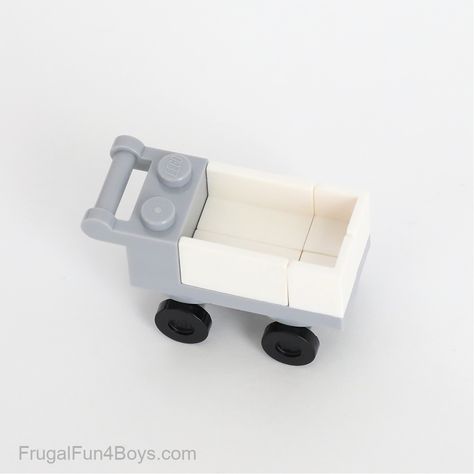 LEGO City Building Ideas - Frugal Fun For Boys and Girls Lego Shopping Cart, Lego Grocery Store Ideas, Little Lego Builds, Lego Cool Ideas, Small Lego Ideas, Mini Lego Ideas, Small Lego Builds, Lego Ideas To Build Instructions, Simple Lego Builds