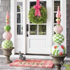 A few years ago I copied Easter Front Porch Decor, Easter Front Porch, Easter Inflatables, Easter Topiary, Easter Front Door, Flower Carpet, Tulip Colors, Vine Wreath, Spring Ideas