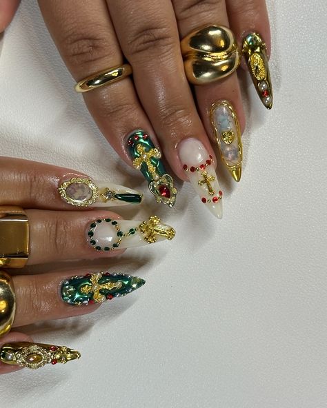 catholic core ⚜️ inspo @nailsbyaleeshah . . . catholic nails, sacred heart nails, religious nails, gold red and green nails, stiletto nails, gel x nails inspo 2024, #nailsnailsnails #nailart #gelxnails #naildesign #gelnails #gelmani #nailsofinstagram #gelx #nailtech #fypシ #explorepage✨ Virgen Nails, Green Nails Stiletto, Red And Green Nail Designs, Religious Nails, Sacred Heart Nails, Virgencita Nails, Catholic Nails, Rosary Nails, Aphrodite Nails