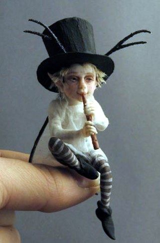 Little elf Fairy Art Dolls, Goblin King, Pixies Fairies, Elves And Fairies, Fantasy Art Dolls, Green Goblin, Baby Fairy, Fairies Elves, Fairy Figurines