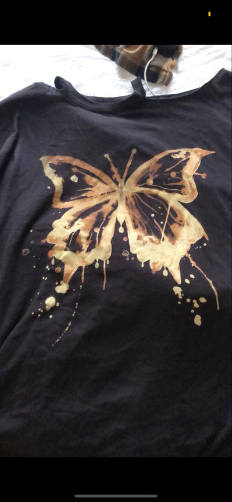 Bleach Art On Black Shirt, Bleach Sweatshirt Ideas, Bleach Drawing On Clothes Diy, Heart Bleach Shirt, Alt Bleach Shirt, Bleach Shirt Diy Ideas Stencils, Bleaching Black Shirts, Butterfly Bleach Shirt, Bleach Hoodie Art