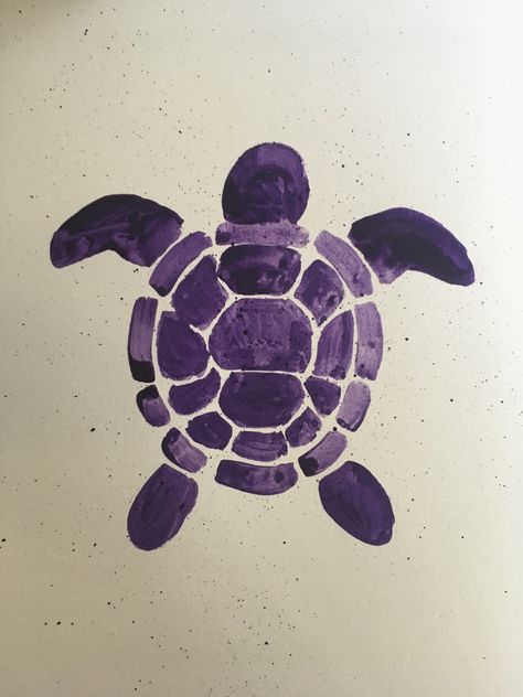 Turtle Easy Painting, Purple Drawing Ideas Easy, Turtle Ceramic Painting, Turtle Pottery Painting Ideas, Sea Life Pottery Painting, Easy Turtle Painting On Canvas, Simple Turtle Painting, Sea Creatures Painting Easy, Beachy Pottery Painting Ideas