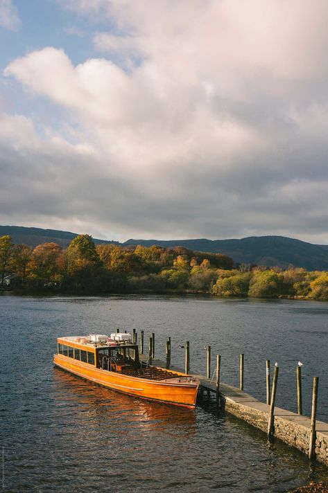 Tour boat moored at Keswick end of Derwent Water. Lake District, Cumbria, UK. Lake District Keswick, Derwent Water Lake District, Keswick Lake District, Water Reference, Cumbria Lake District, Derwent Water, Extraterrestrial Life, Family Heritage, The Lake District