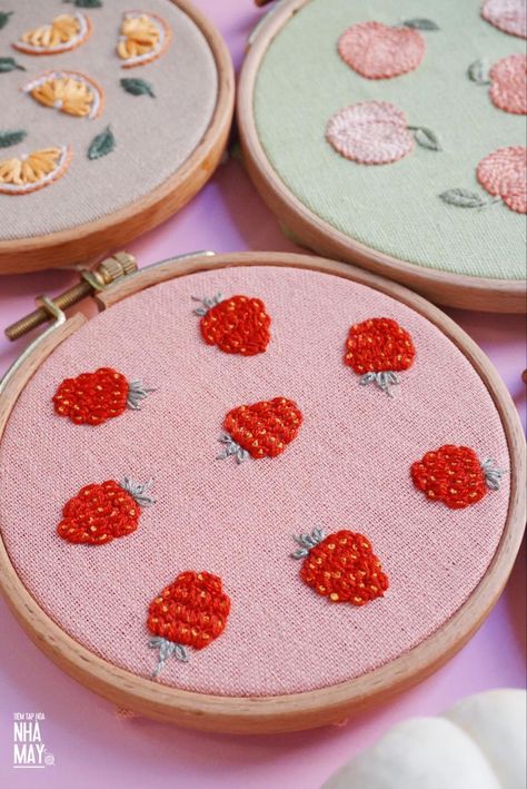 Peaches Embroidery, Cheese Embroidery, Food Embroidery, Peach Embroidery, Fruit Embroidery, Embroidery Lessons, Sewing Machine Projects, Hand Embroidery Patterns Flowers, Diy Embroidery Patterns