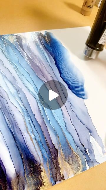 India Ink Art Techniques, Alcohol Inks Ideas, Alcohol Ink Christmas Cards, Alcohol Ink Painting Tutorial, Alcohol Ink Ideas Tutorials, Alcohol Painting, Alcohol Ink Markers, Hanging Craft, Alcohol Ink Crafts