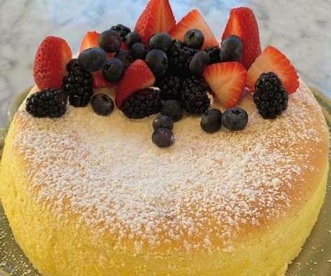 Jiggly Cake Recipe, Jiggle Cake, Fluffy Cheesecake, Cheesecake Recipes Classic, Japanese Cheesecake, Classic Cheesecake, Custard Cake, Japanese Dessert, Round Cake Pans