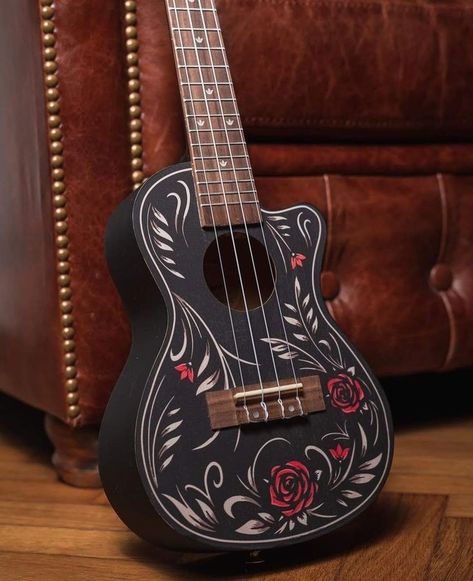 Arte Do Ukulele, Ukulele Diy, Acoustic Guitar Art, Painted Ukulele, Ukulele Design, Guitar Artwork, Ukulele Art, Guitar Strumming, Violin Design